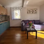 Downtown Apartment Ela